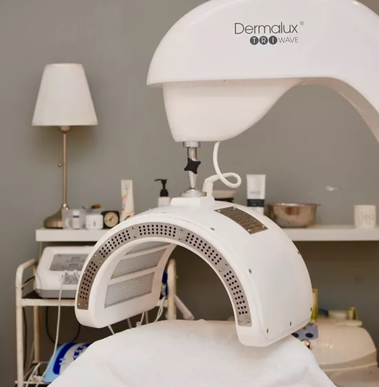 The Dermalux LED light therapy system at Dynamic Skin Services